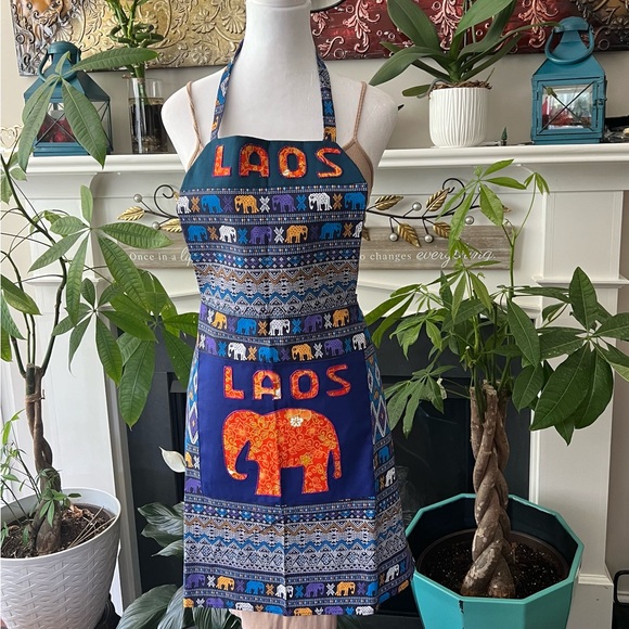 Aprons - Picture 7 of 16